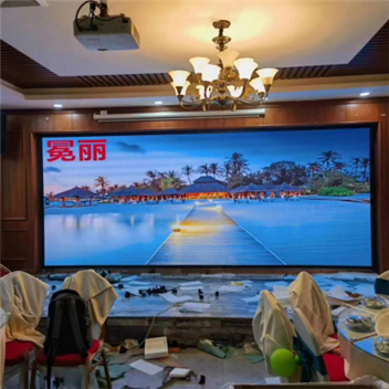 江苏省连云港市某餐饮公司 | LED屏，全彩LED，P2显示屏。安装方式采用钢结构包边。